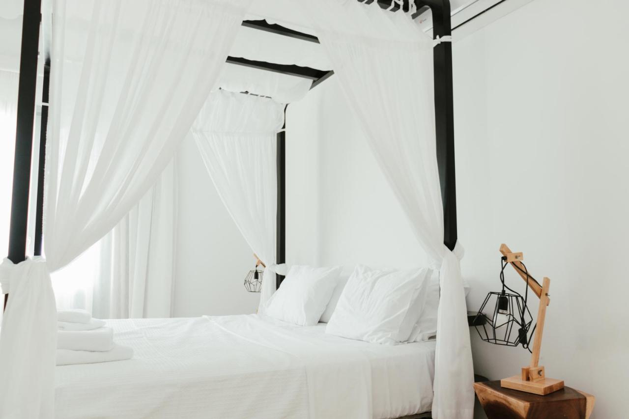 Astro Palace Hotel & Suites Тира Экстерьер фото